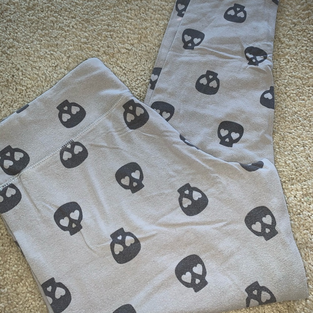 Grey Skull Leggings